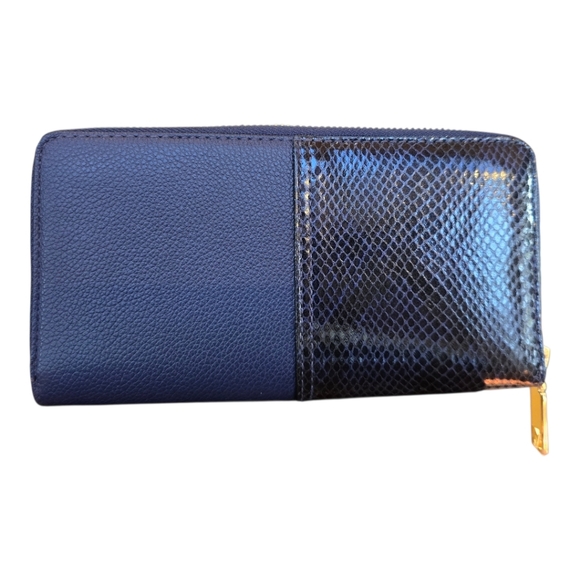 Victoria's Secret Midnight Blue Faux Leather Zip Around Wallet Organizer - Picture 2 of 13